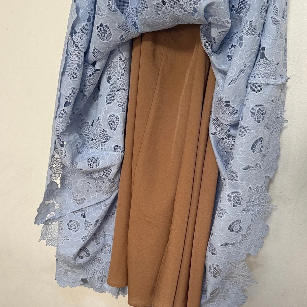 The Essentials Tia Lace Midi-dress In Cornflower
$ Nwt NEW Woman's medium - Picture 6 of 8